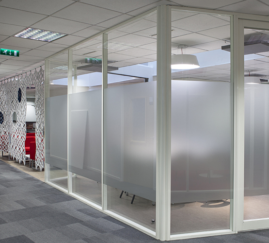 Partition with aluminium frame | hOyez PartitionSystems